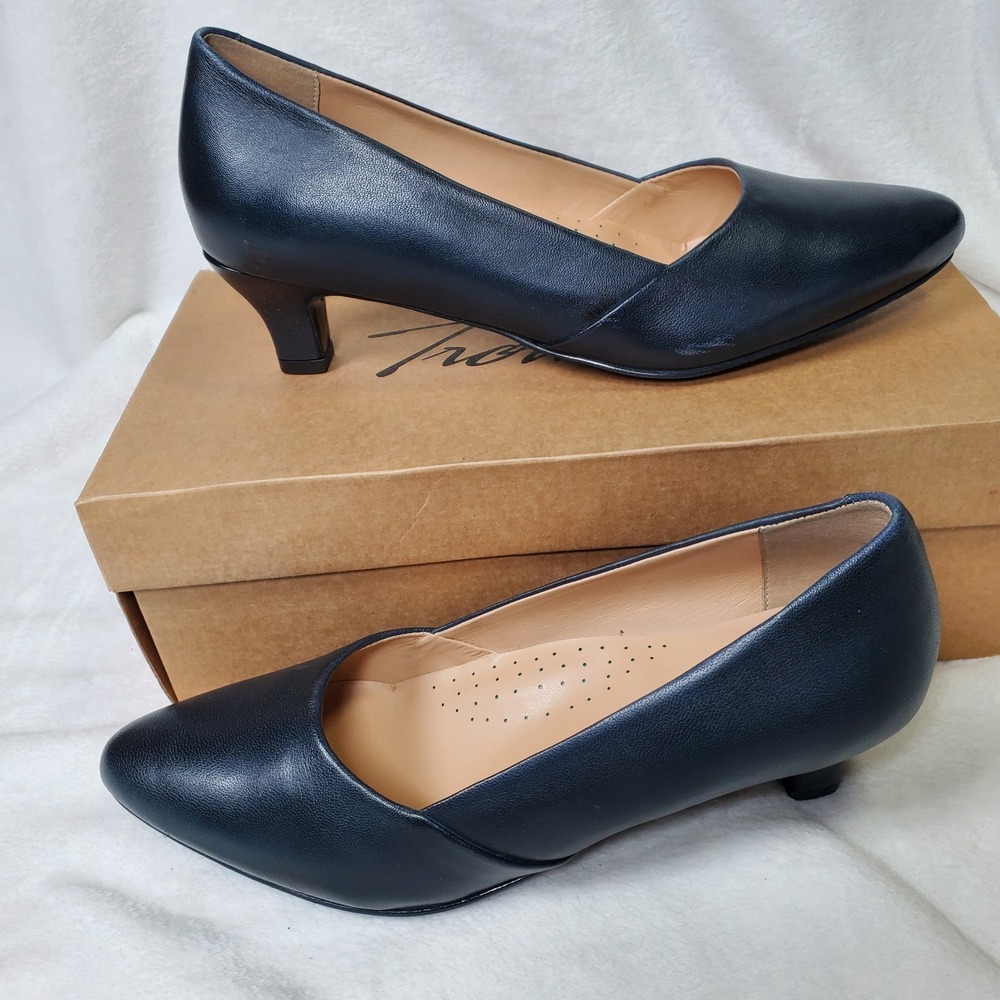 Trotters Kylie Women's Pump Kitten Heel Comfy Navy NIB Size 10 M‎ Leather $125